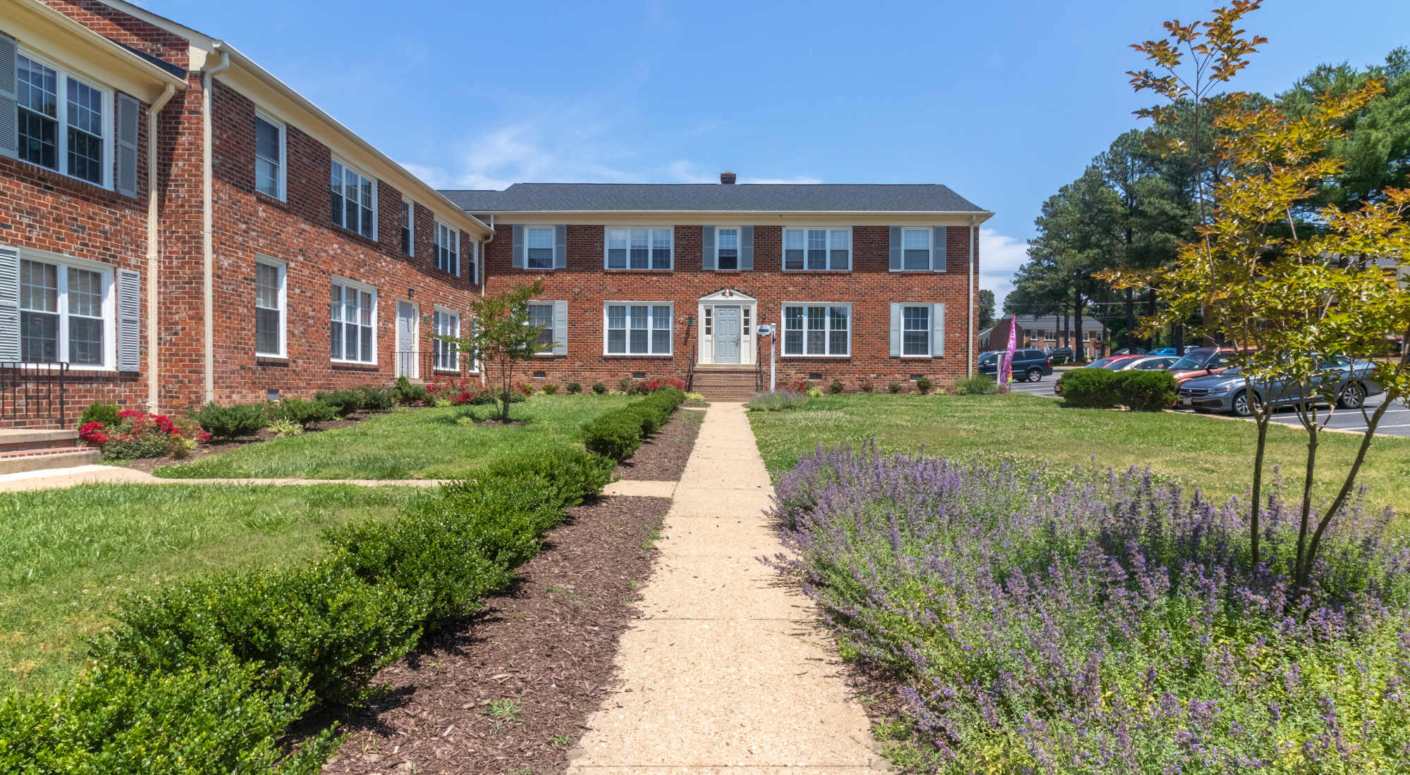 Neighborhood | Landmark at Patterson in Richmond, Virginia