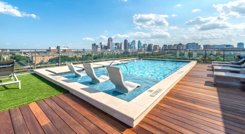 Serene swimming pool at Howell Uptown in Dallas, Texas