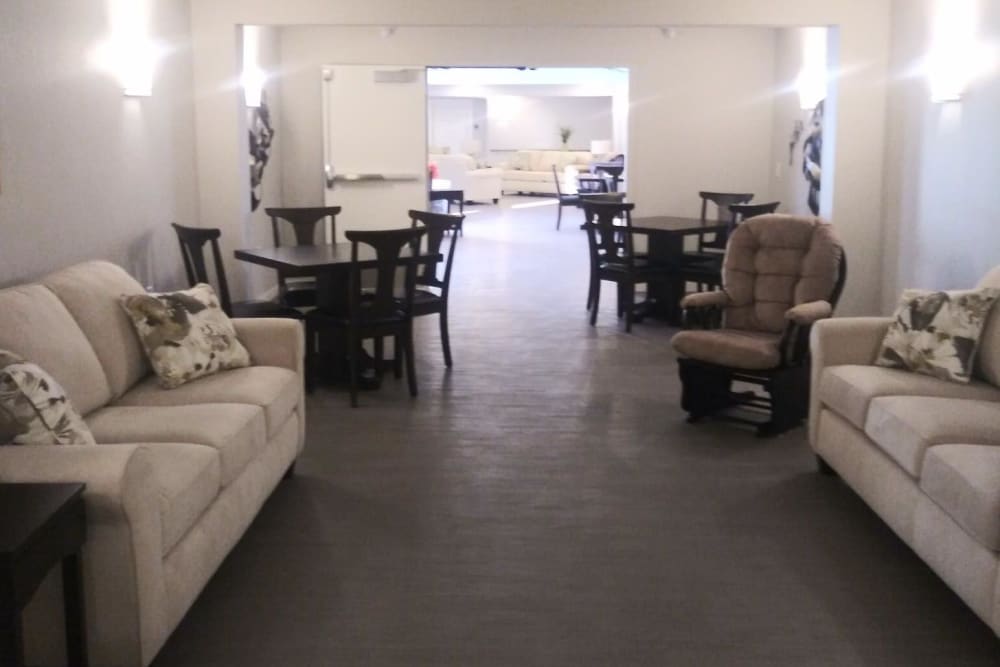 Community living area for residents at Arlington Place of Red Oak in Red Oak, Iowa