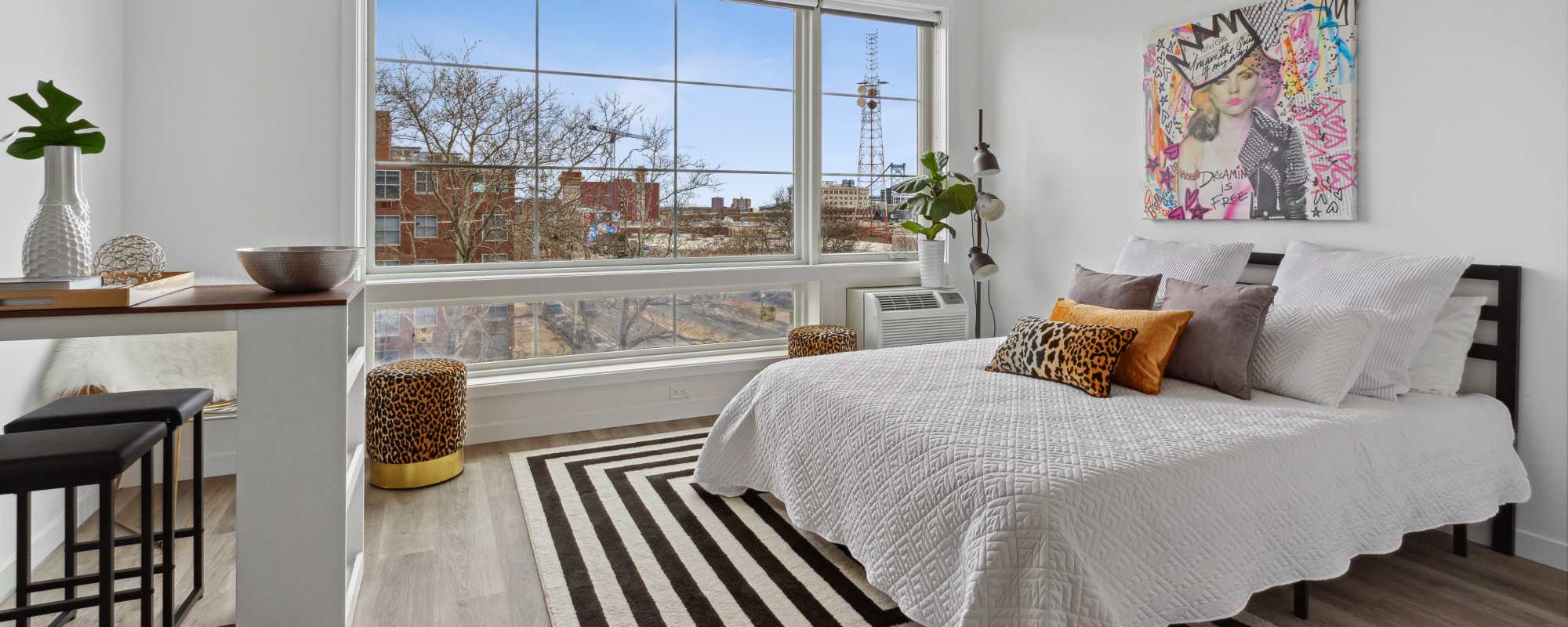 Philadelphia, PA Modern Apartments in Poplar | The Quincy