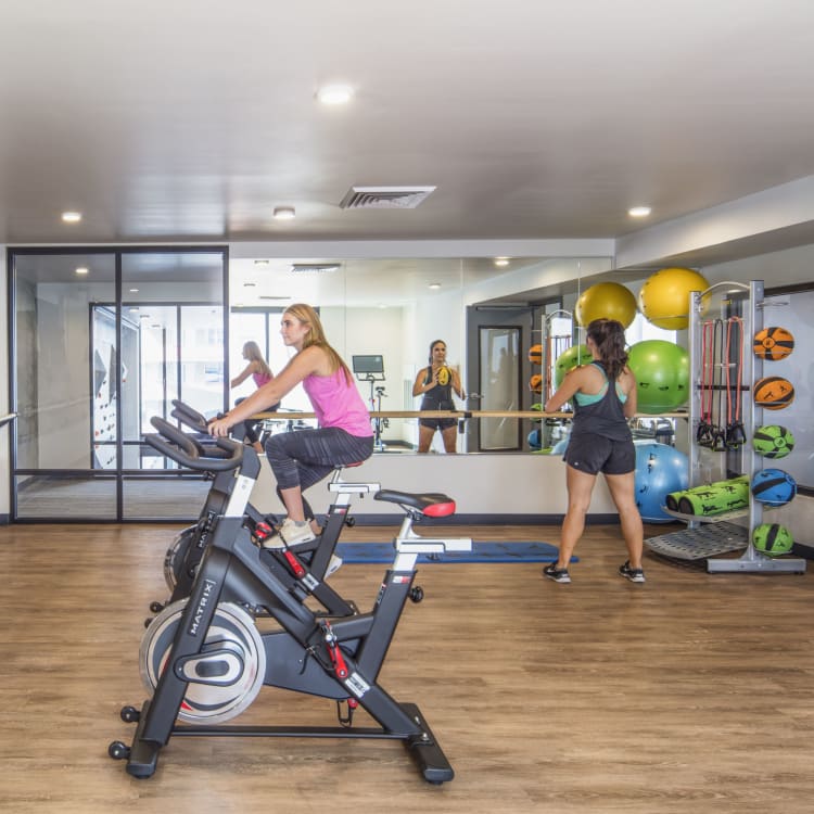 RISE on Apache Tempe, AZ Student Apartments near ASU