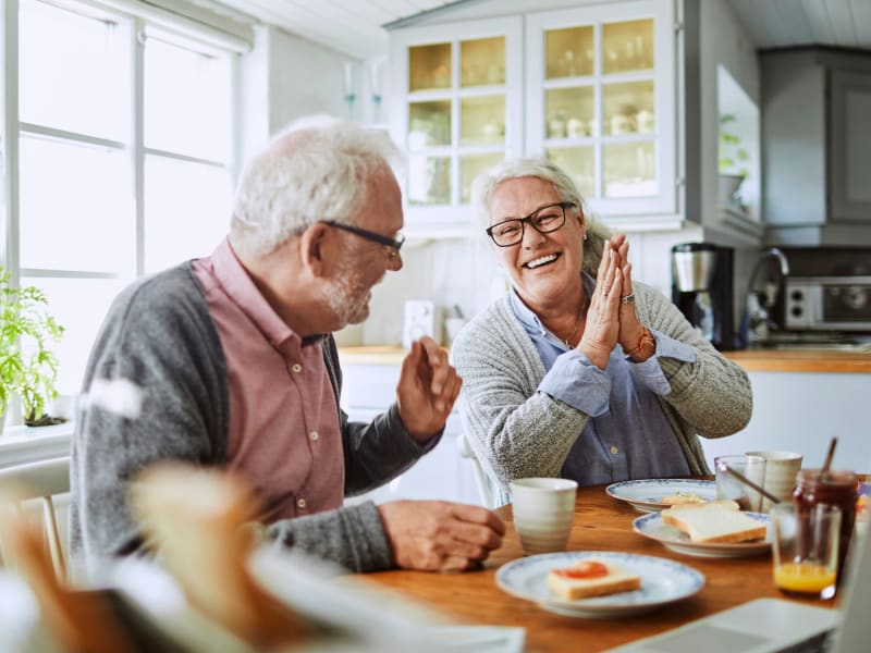 A resident couple at their table at Retreat at Leisure Living in Evansville, Indiana