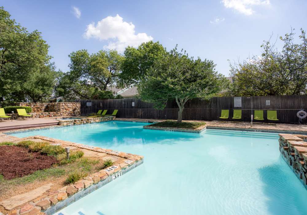 Sparkling swimming pool at Walnut Ridge in Arlington, Texas