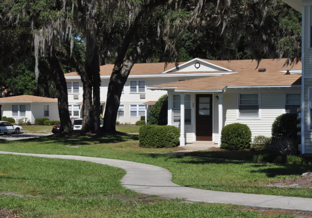 Quality housing at St. Johns Landing Apartments in Green Cove Springs, Florida