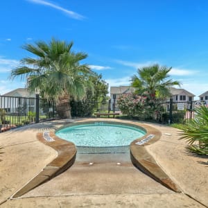 Sunny and inviting hot tub at Lakeview in Fort Worth, Texas