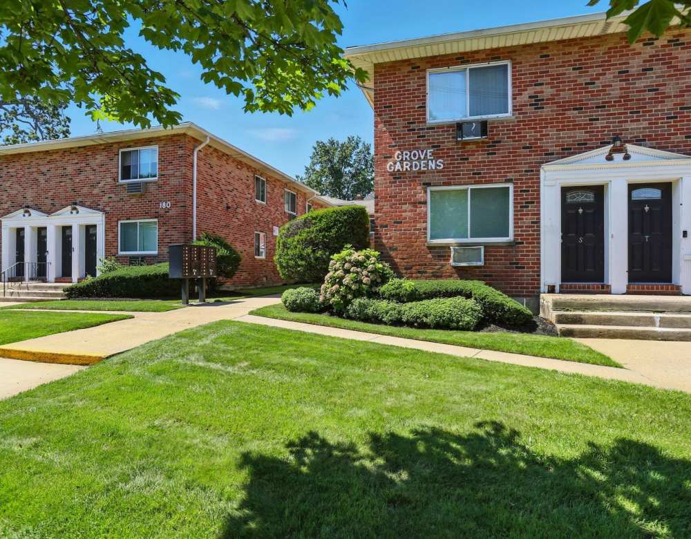 Apartments in {location_name}} in Freeport, New York