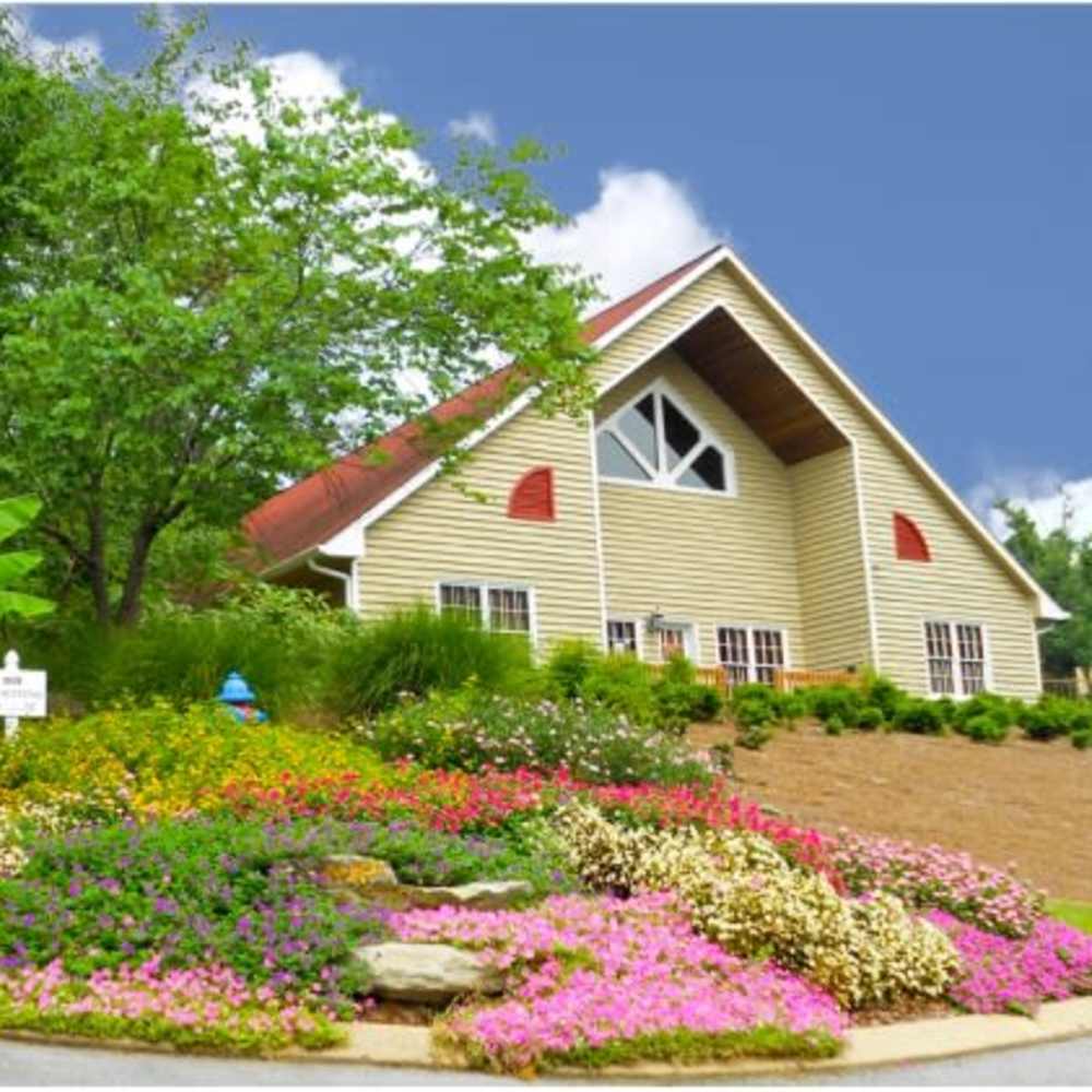 Outdoor view of the apartment home at Park Canyon in Dalton, Georgia