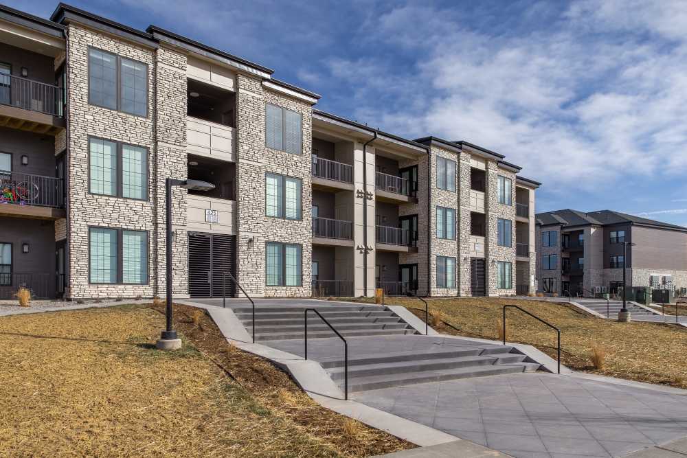Courtyard at The Reserves at Eagle Point.