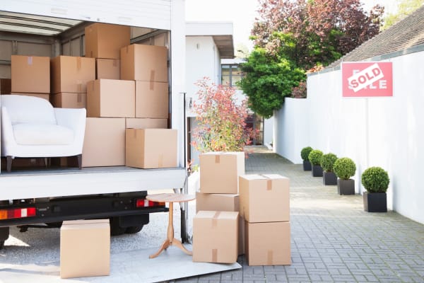 A moving truck from Cascade Park Self Storage in Vancouver, Washington