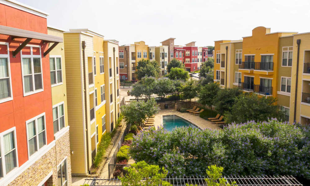 Swimming pool between the apartments at Grapevine Station in Grapevine,Texas