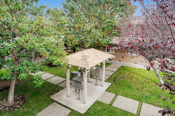 Courtyard near City Walk Apartments in Concord, California