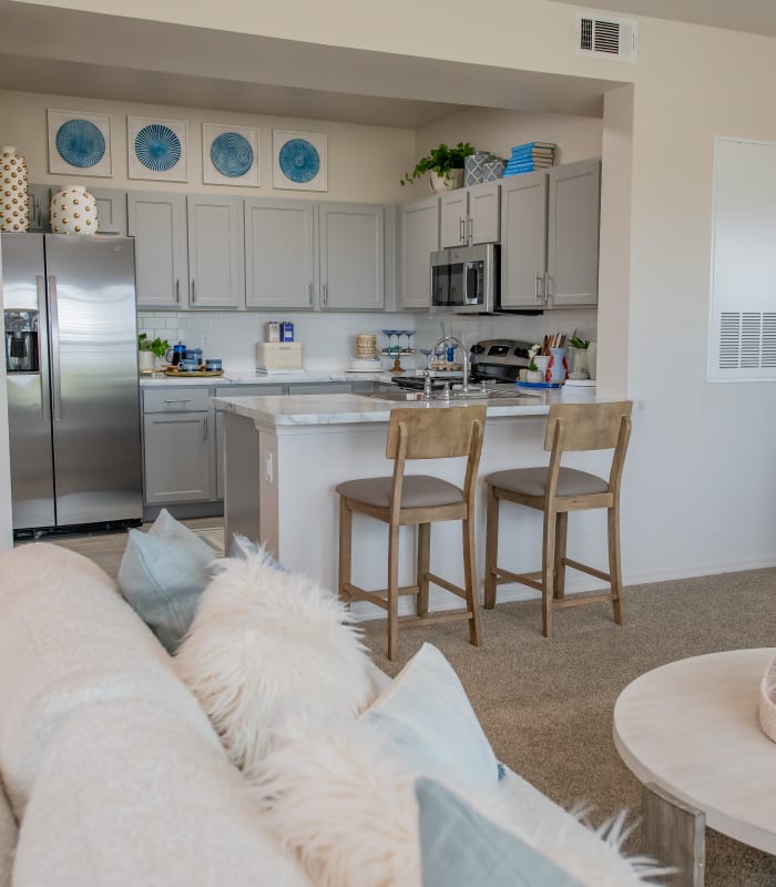 Spacious living room at Adirondack in Independence, Missouri