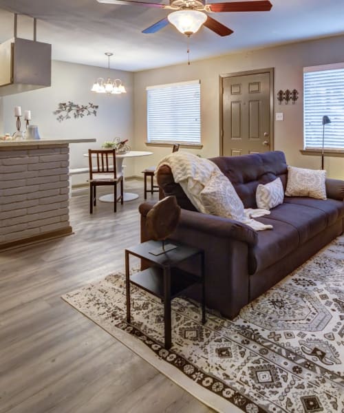 Apartments in Northside Village Houston w/ a a Laundry Facility