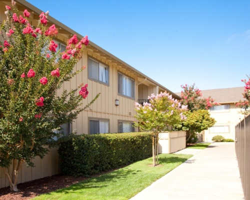 Apartments in Mountain View, California at Maplewood Apartment Homes
