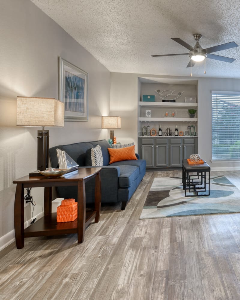 A cozy living room at Villas de Santa Fe in San Antonio, Texas