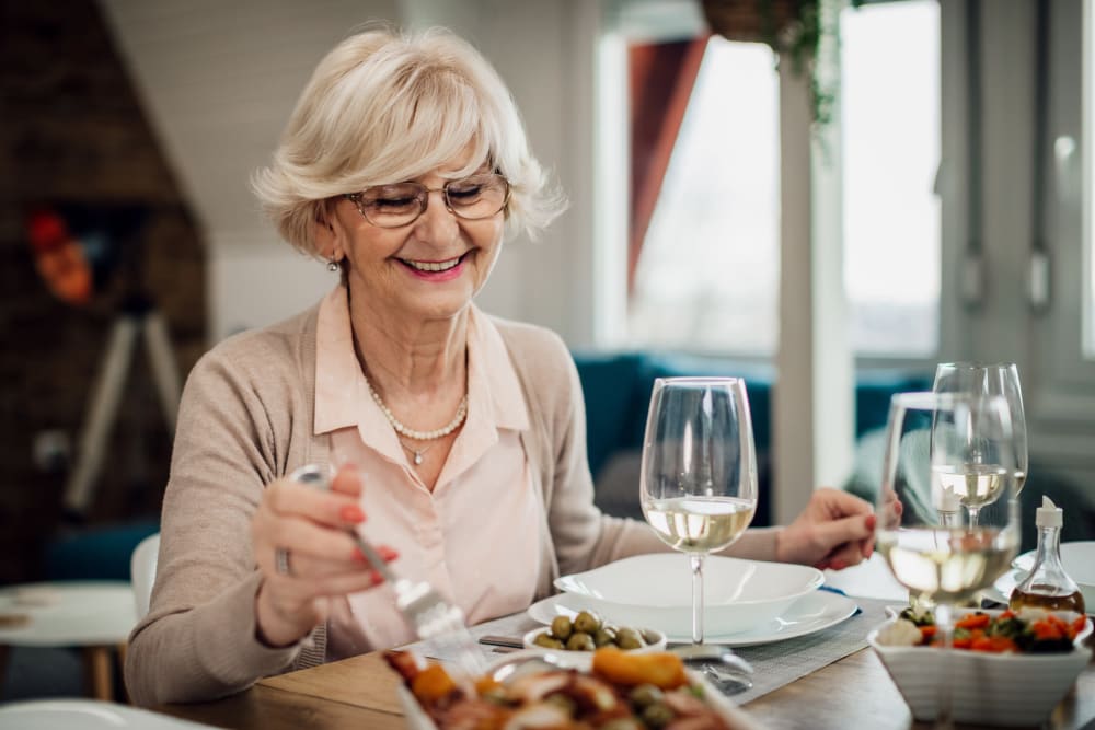 A woman dining at Broadwell Senior Living in Plymouth, Minnesota