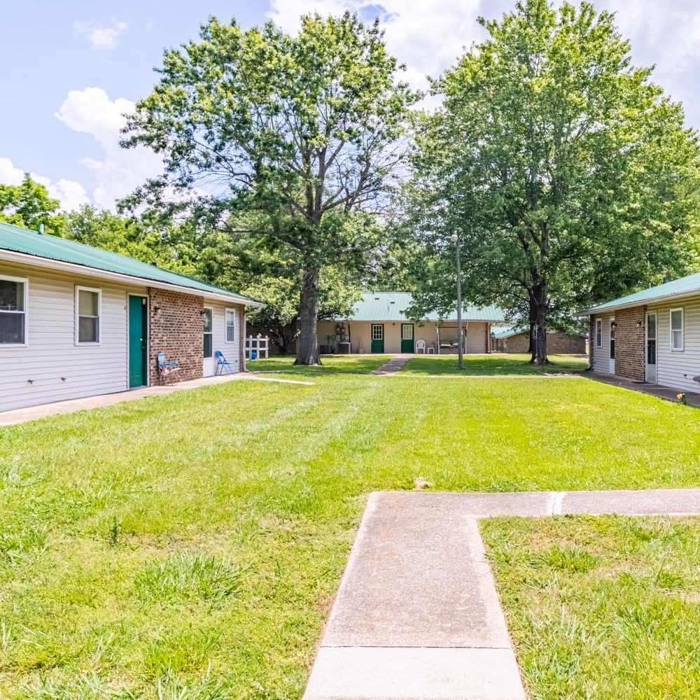 Walnut Street Apartments in apartments Dickson, Tennessee