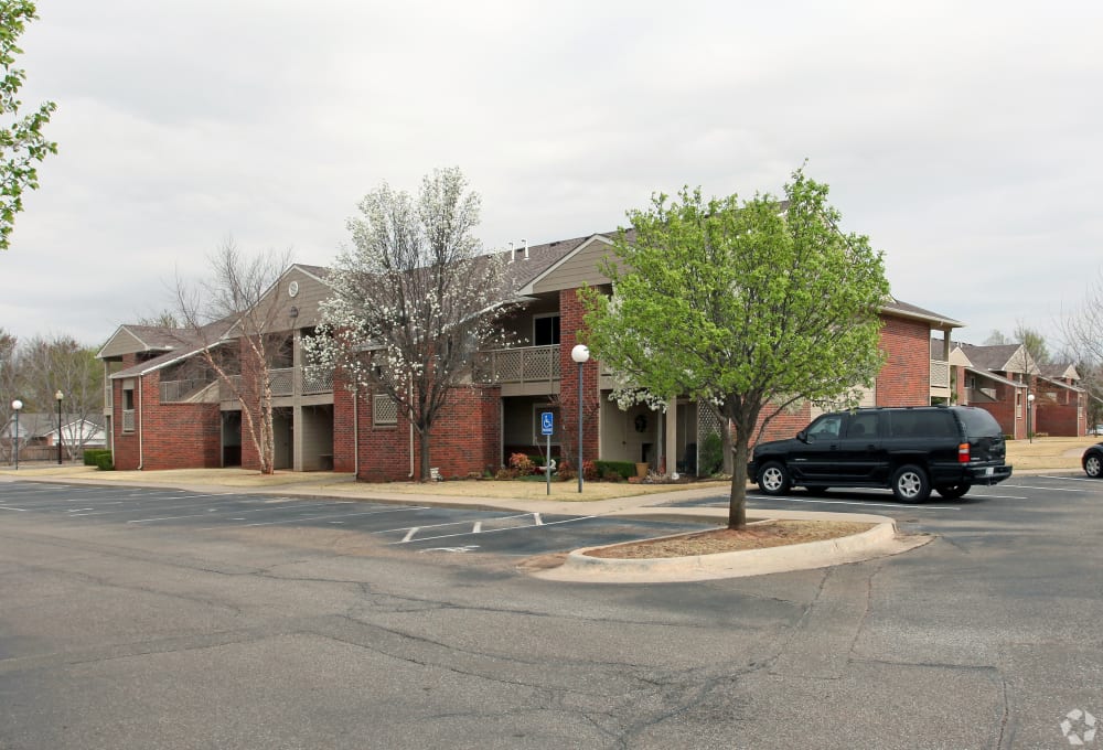 Rosewood Manor Apartments 1 of 12