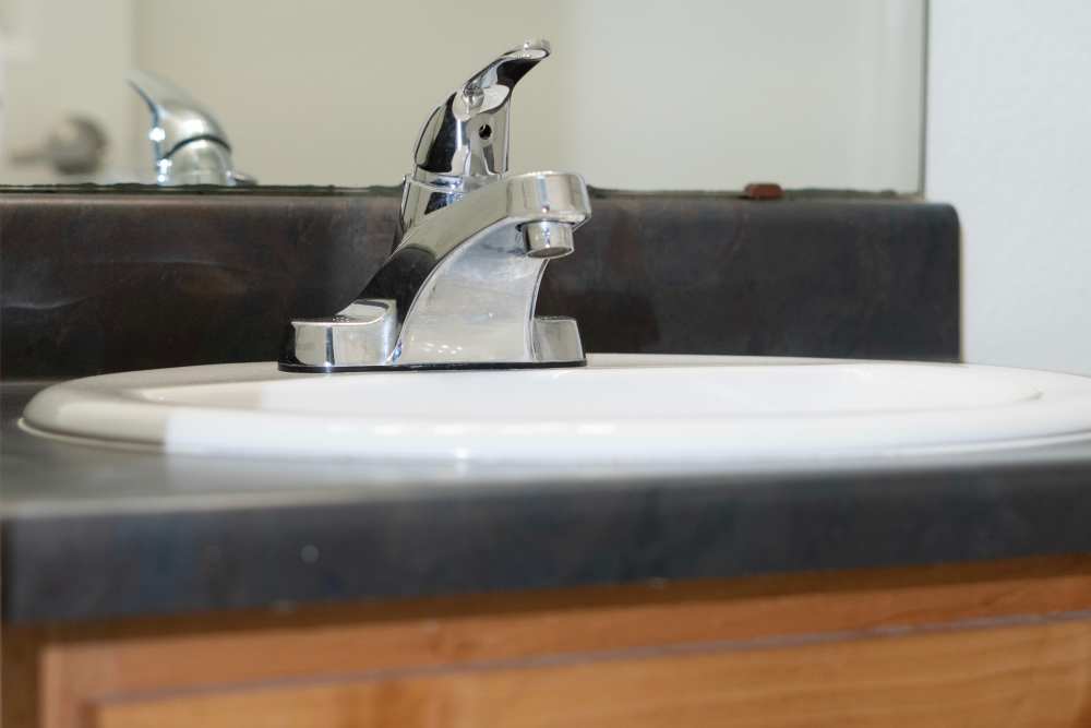 Wash basin in the bathroom at Hardin Terrace in Jefferson, Georgia