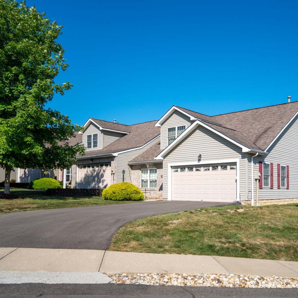 Village of Amesbury apartments in Moon Township, Pennsylvania