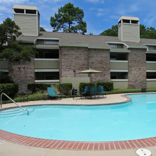Sparkling swimming pool at The Abbey at Willowbrook