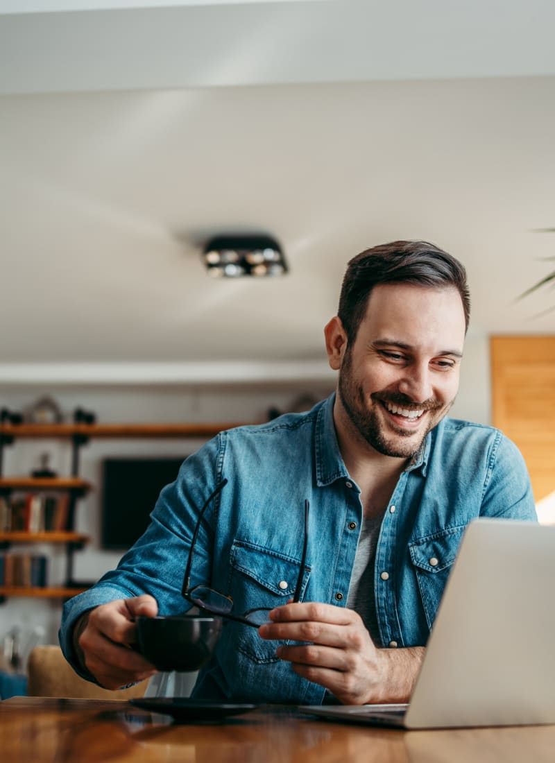 Resident working from home at Marquis at Sugarloaf in Duluth, Georgia