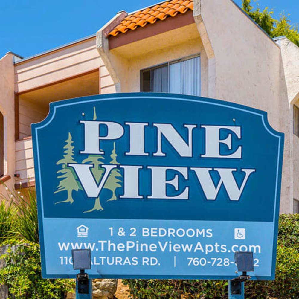 Welcome sign at Pine View in Fallbrook, California