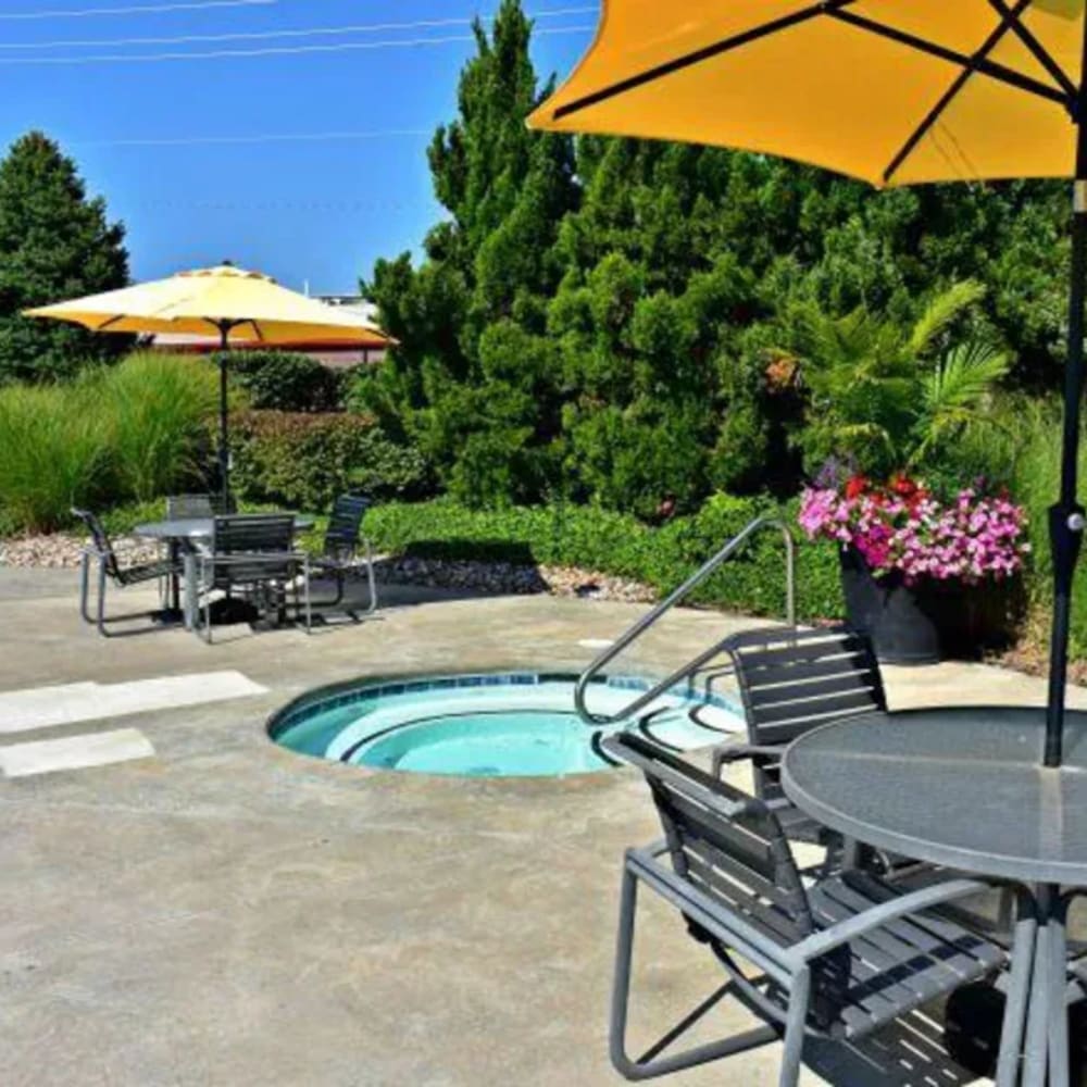 Hot tub at CityView in North Kansas City, Missouri