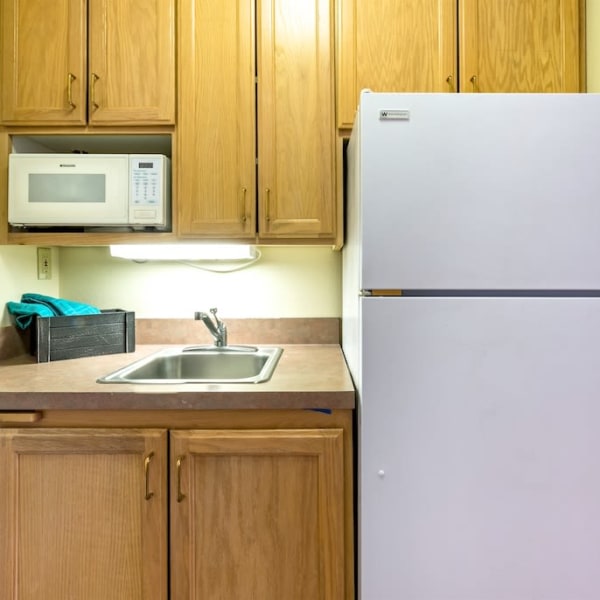 Resident kitchen at Pacifica Senior Living Klamath Falls in Klamath Falls, Oregon