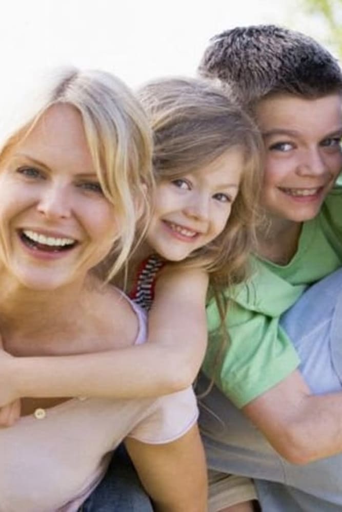 Happy residents at Oak Grove at Dublin Ranch in Dublin, California