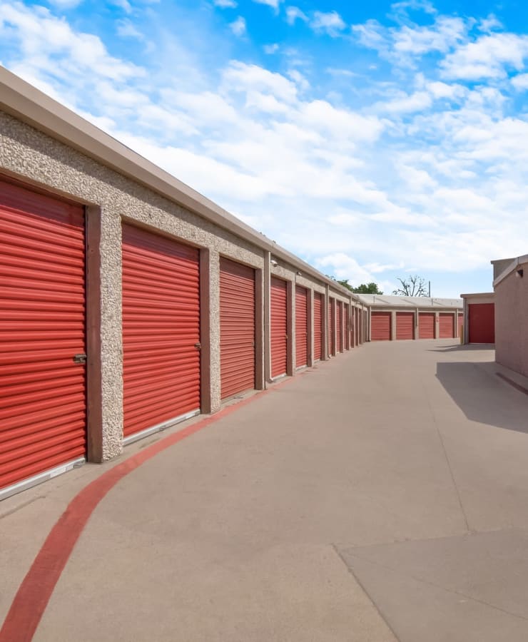 The exterior units at StorQuest Self Storage in Dallas, Texas