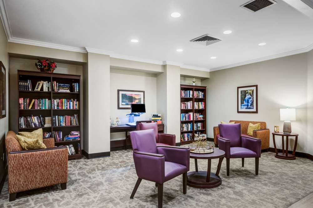 library and seating area at Truewood by Merrill, Glen Riddle in Glen Riddle, Pennsylvania