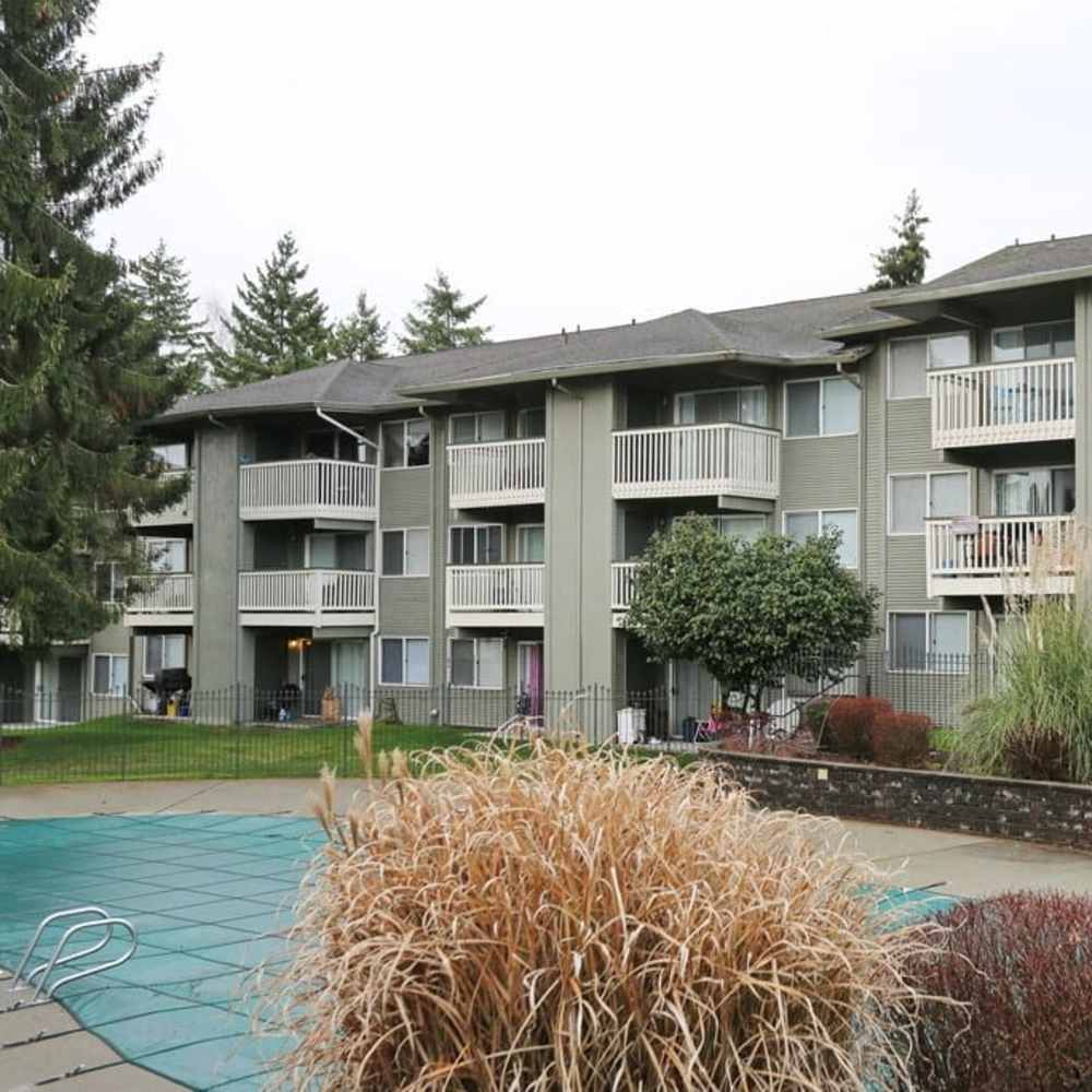 Swimming pool at Bluffs at Evergreen in Everett, Washington