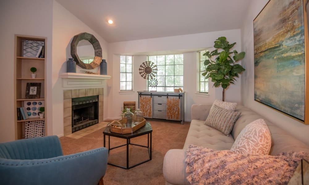 Living room at The Trace of Ridgeland in Ridgeland, Mississippi