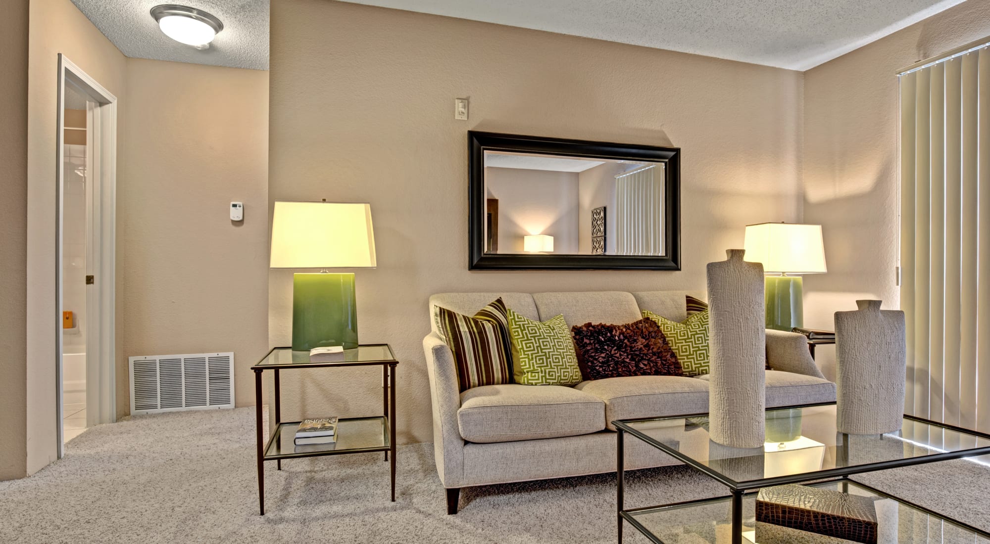 Schedule your tour of The Lakes of Schaumburg in Schaumburg, Illinois