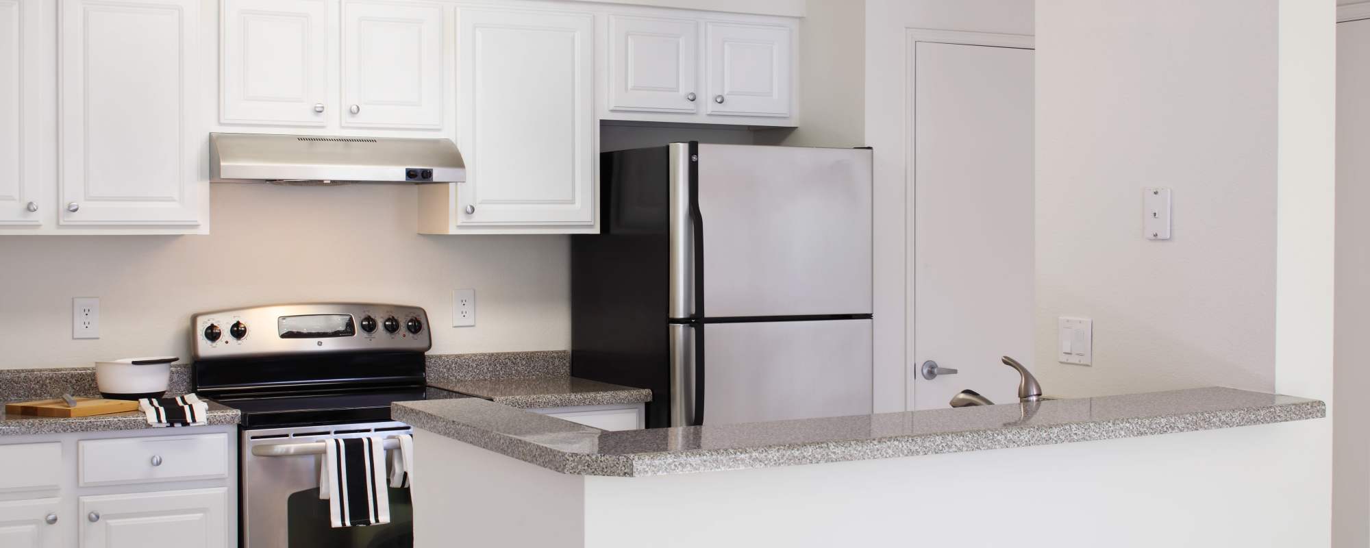 Apartment kitchen at Archstone Redmond Lakeview in Redmond, Washington