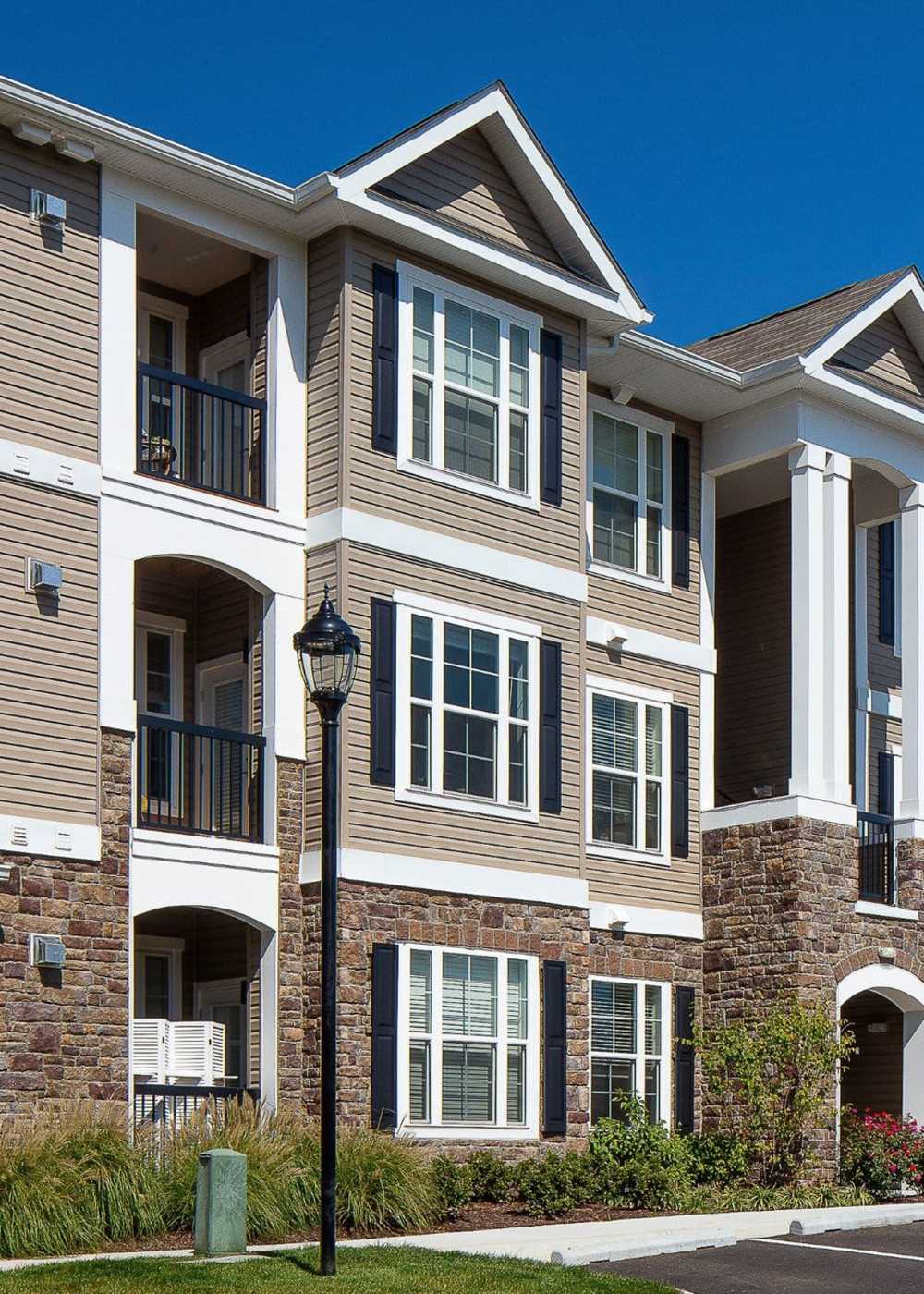 Exterior of Jefferson Somerset Park in Leesburg, Virginia