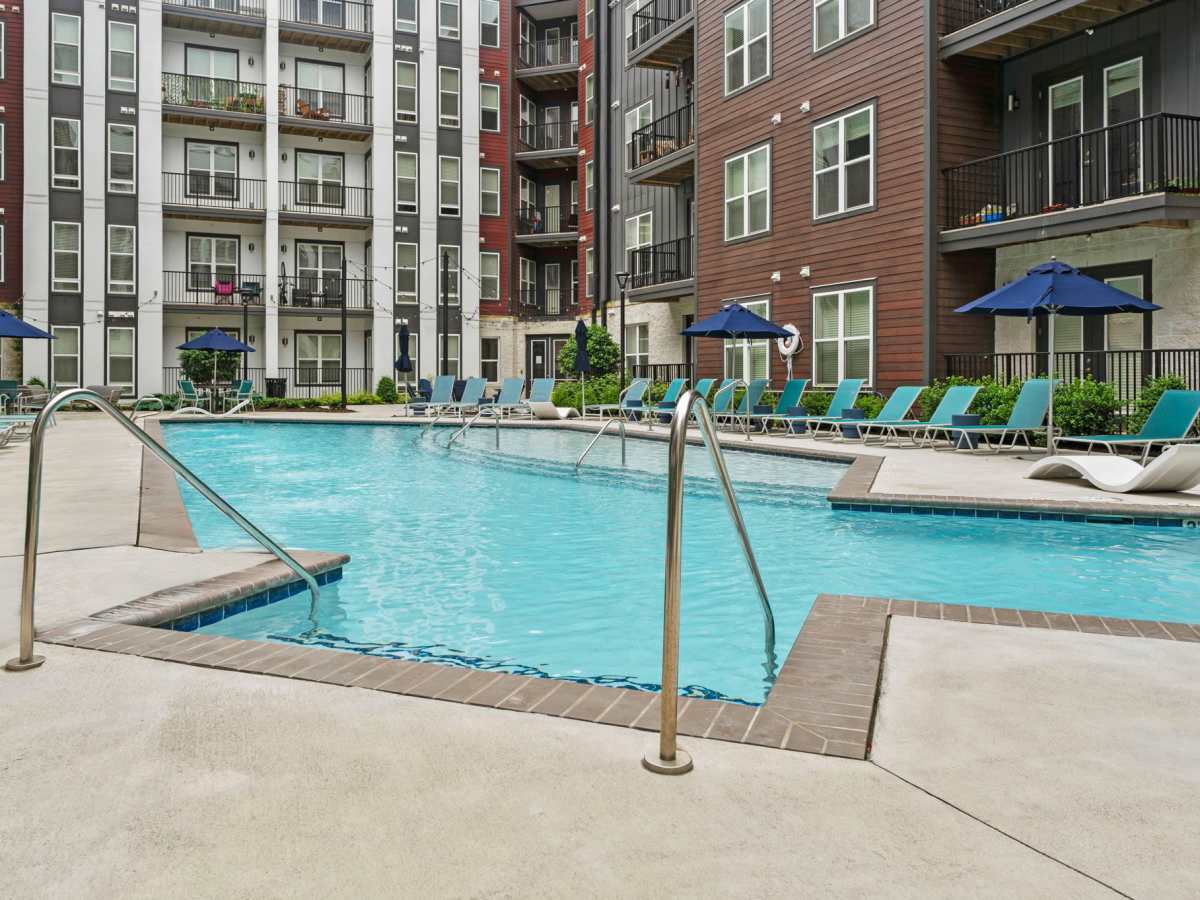 Large swimming pool at The Rise at Regency in Henrico, Virginia