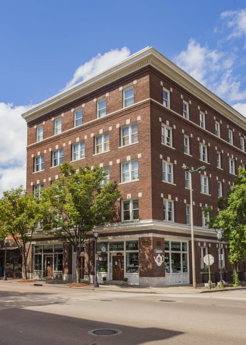 The Grand near Home Place Apartments in East Ridge, Tennessee