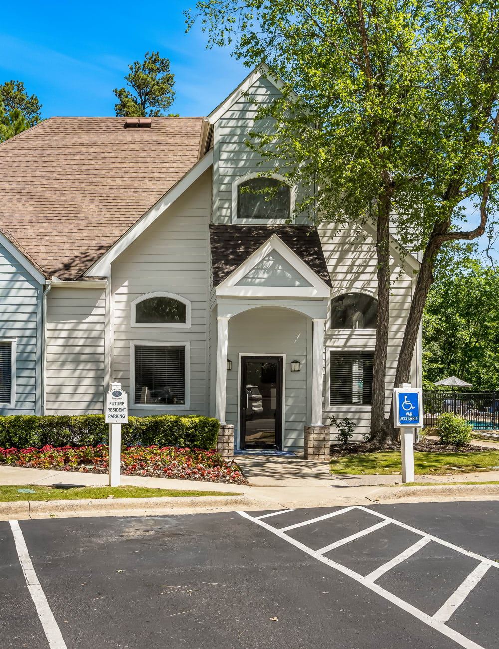 Exterior of the community clubhouse at Renaissance at Galleria in Hoover, Alabama