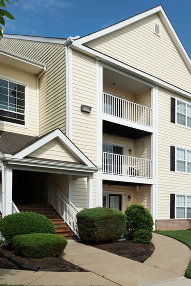 Beautiful landscaping at Cannon Mills & Westover in Dover, Delaware