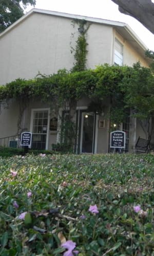 Exterior of the leasing office at Highlands of Duncanville in Duncanville, Texas