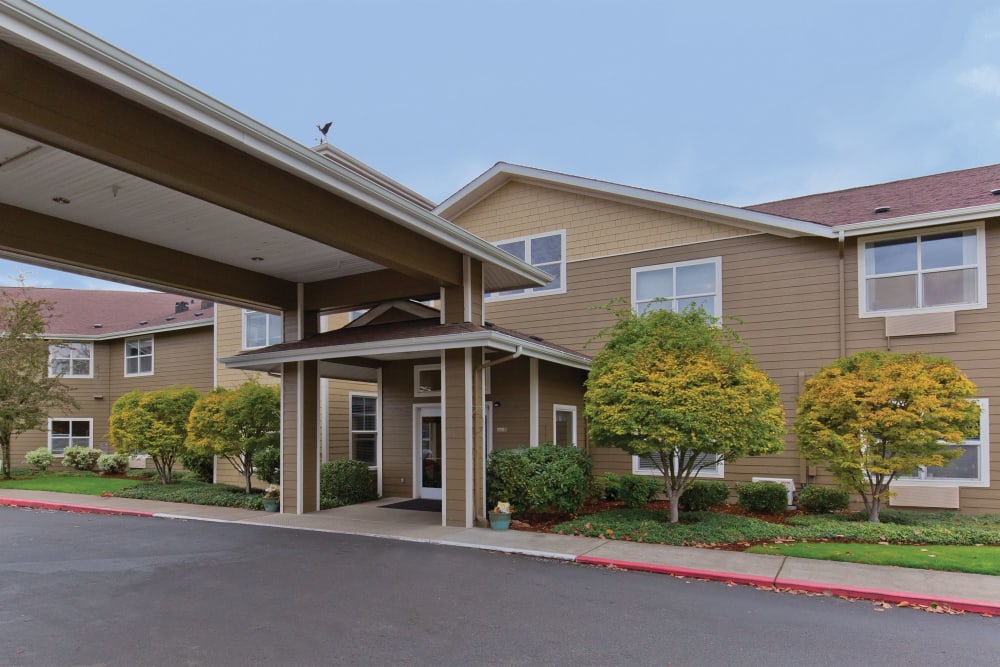 Front entrance at Heron Pointe Senior Living in Monmouth, Oregon