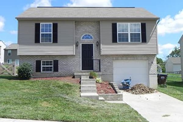 Available single family homes near Legacy Management in Ft. Wright, Kentucky