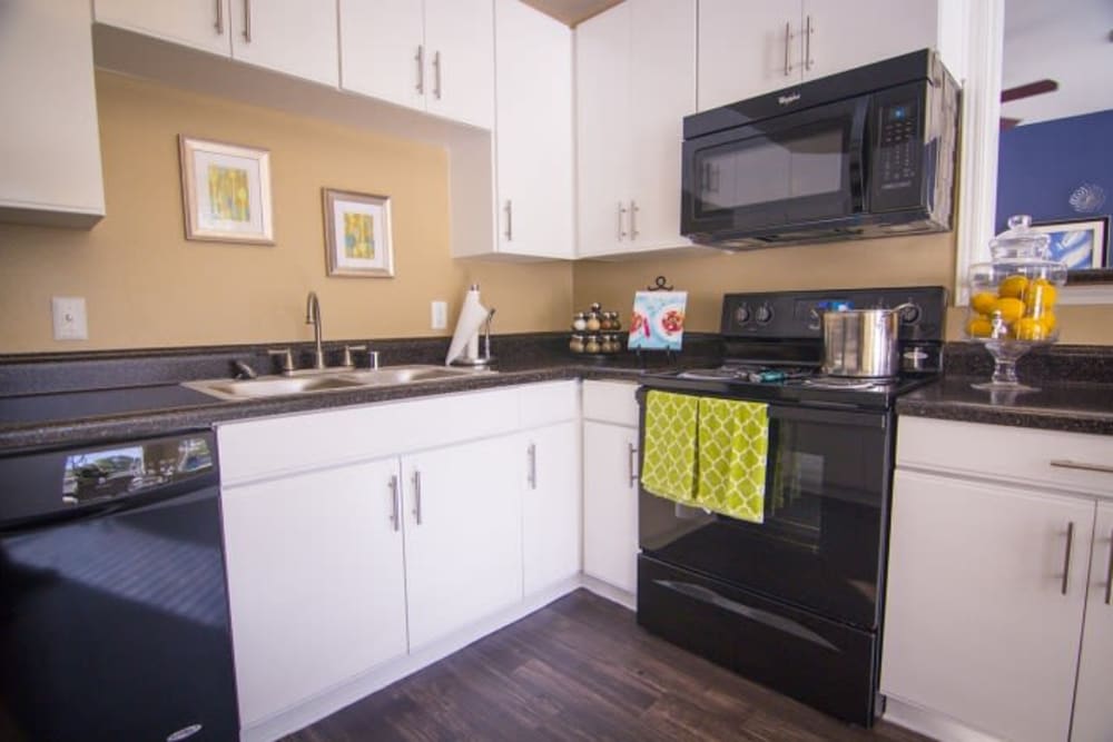 Fully equipped kitchen at Metro 5514 in Houston, Texas