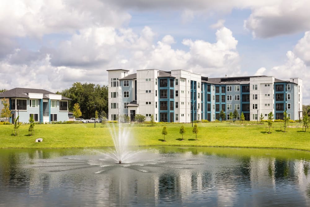 Lake building view at Integra Crossings in Sanford, Florida