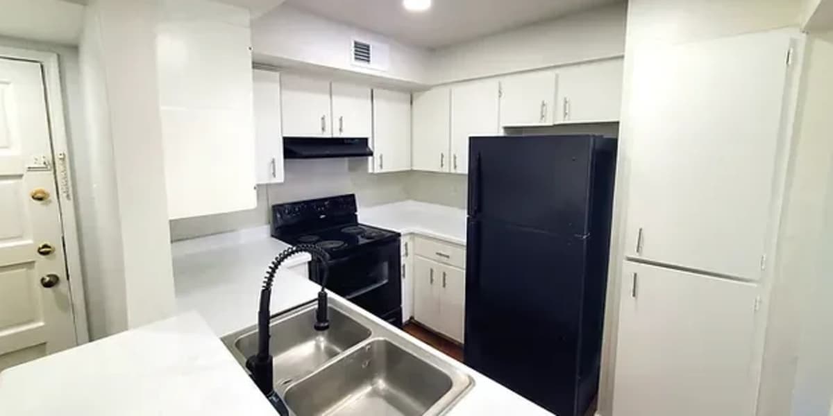 Apartment kitchen at Arcos in San Antonio, Texas
