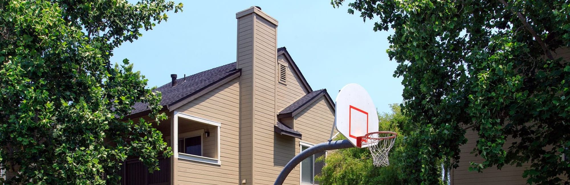 Apartments at Oak Creek in Santa Rosa, California