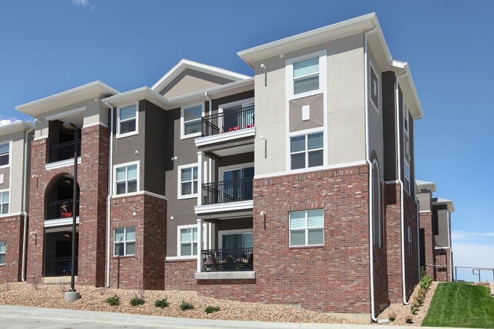 Exterior of apartments at Outlook Ridge in Pueblo, Colorado