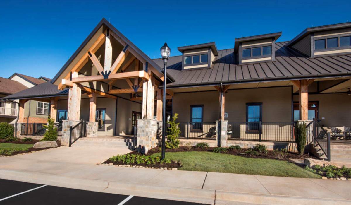Exterior view of an apartments at Palisades at Paris Mountain in Greenville, South Carolina